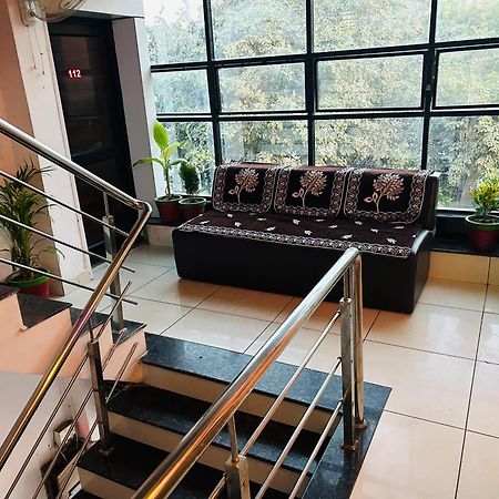 Hotel Season أحمد أباد المظهر الخارجي الصورة