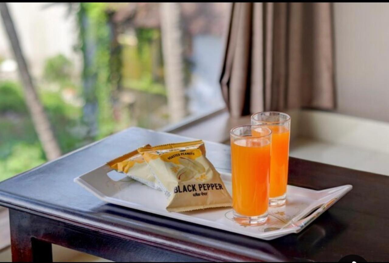 Hotel Season أحمد أباد المظهر الخارجي الصورة