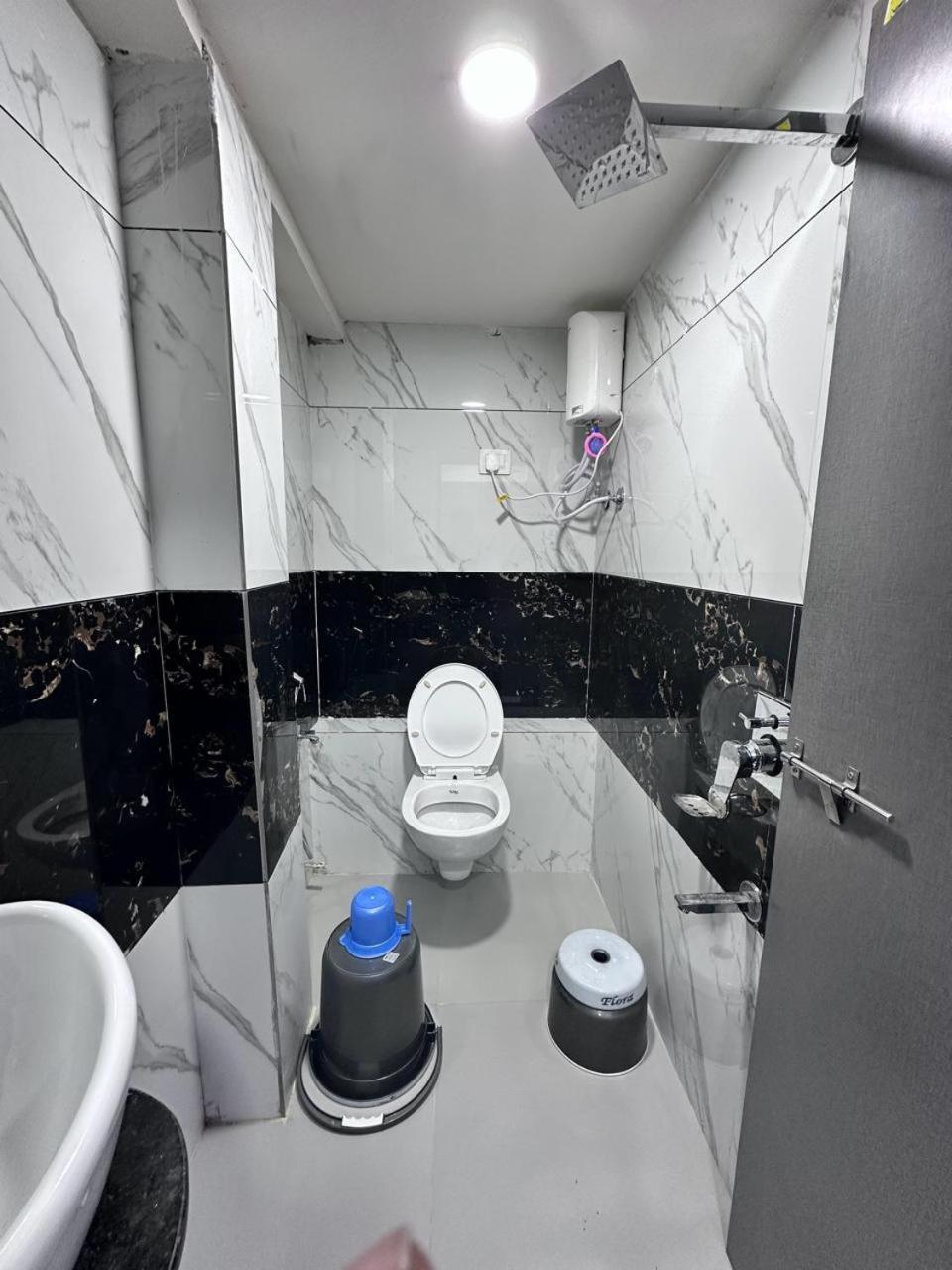 Hotel Season أحمد أباد المظهر الخارجي الصورة
