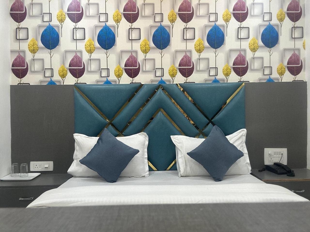 Hotel Season أحمد أباد المظهر الخارجي الصورة