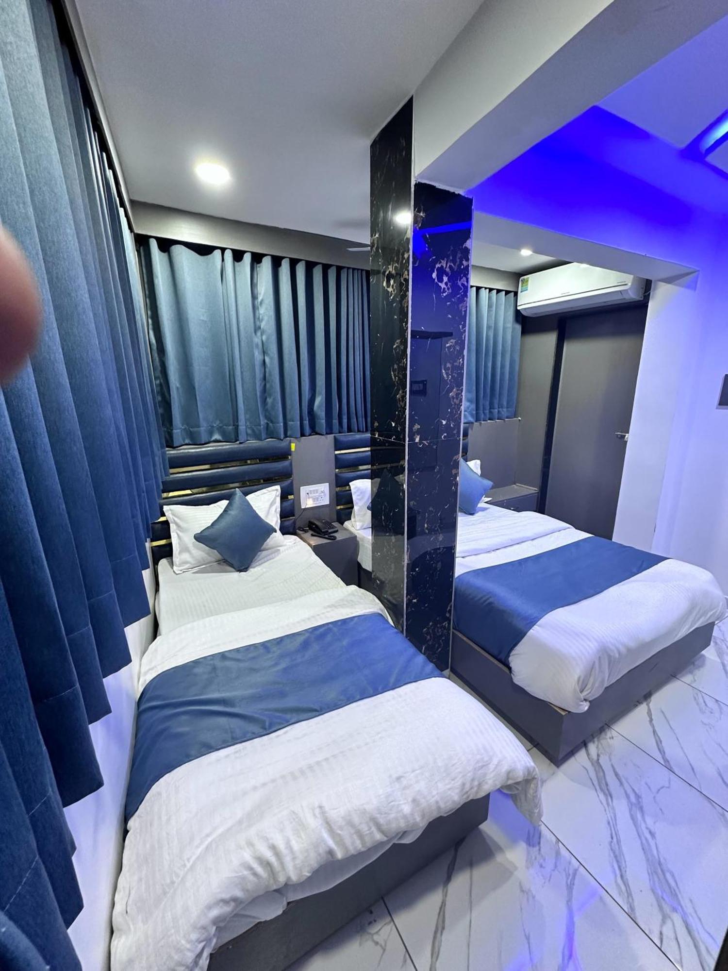 Hotel Season أحمد أباد المظهر الخارجي الصورة