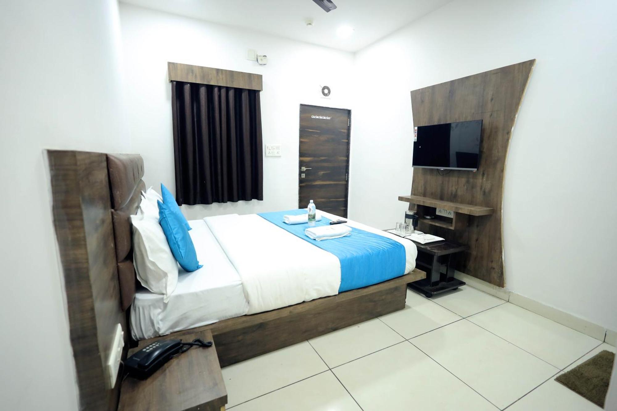 Hotel Season أحمد أباد المظهر الخارجي الصورة