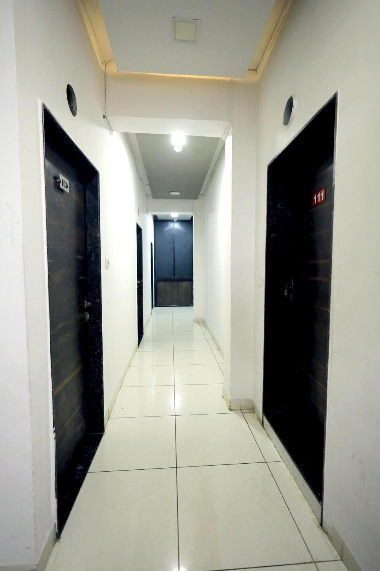 Hotel Season أحمد أباد المظهر الخارجي الصورة