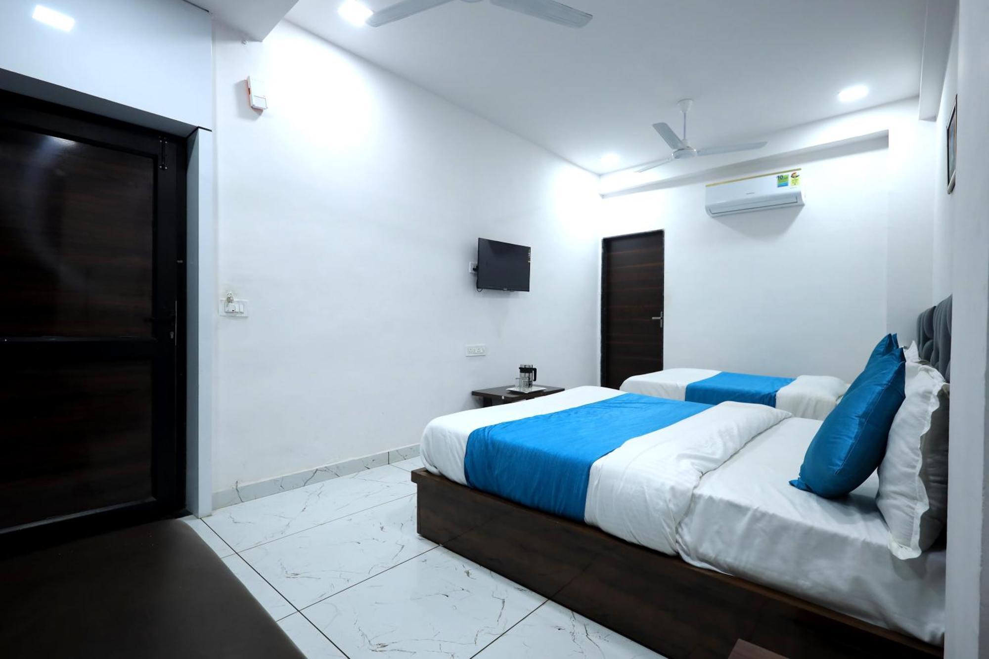 Hotel Season أحمد أباد المظهر الخارجي الصورة