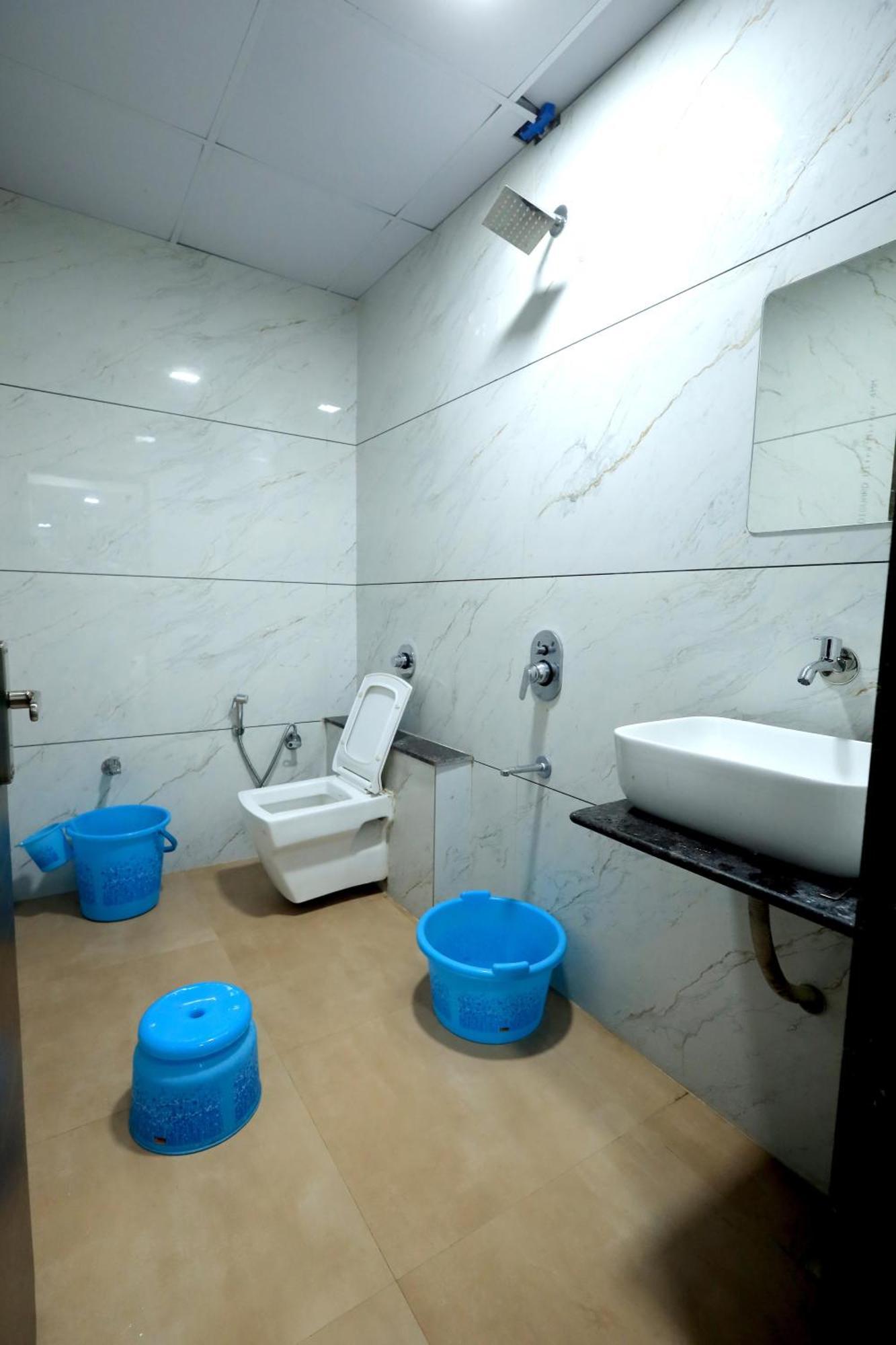 Hotel Season أحمد أباد المظهر الخارجي الصورة