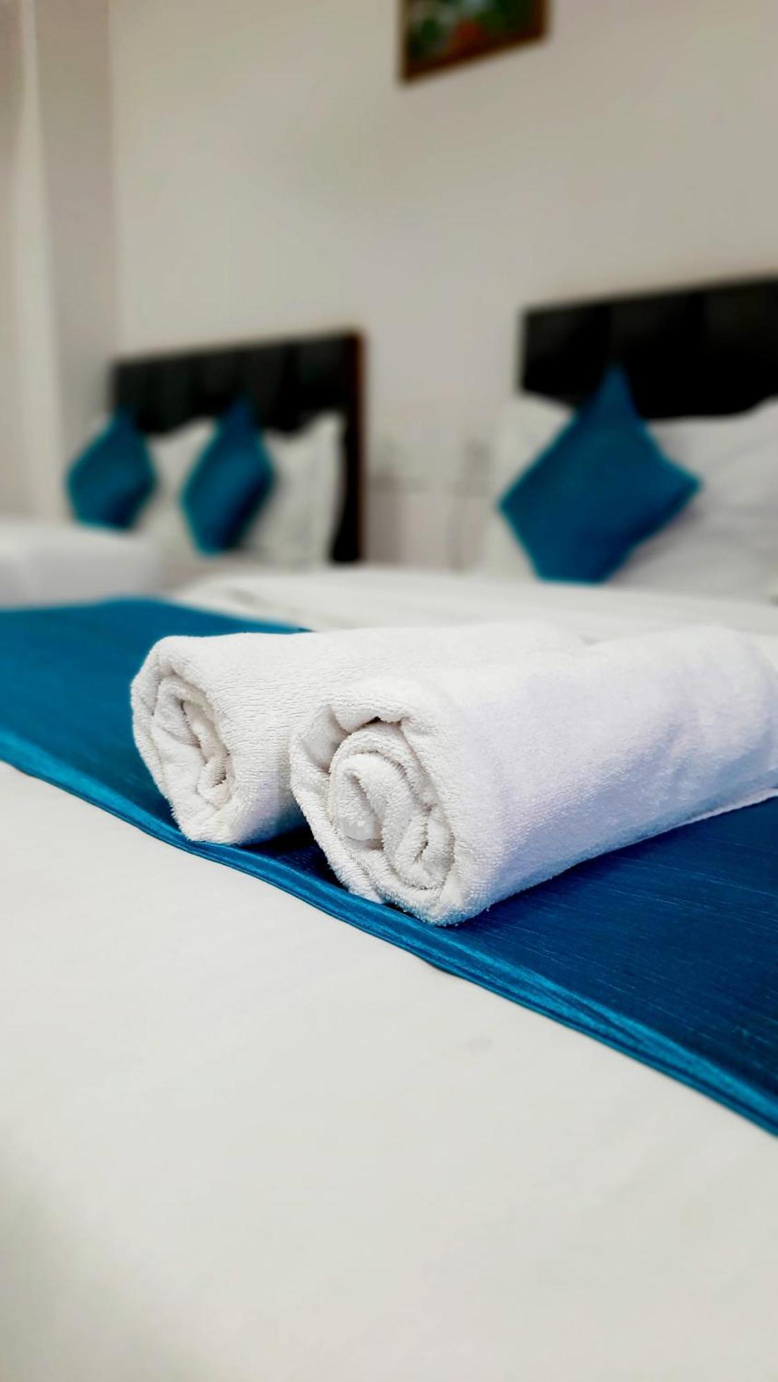 Hotel Season أحمد أباد المظهر الخارجي الصورة