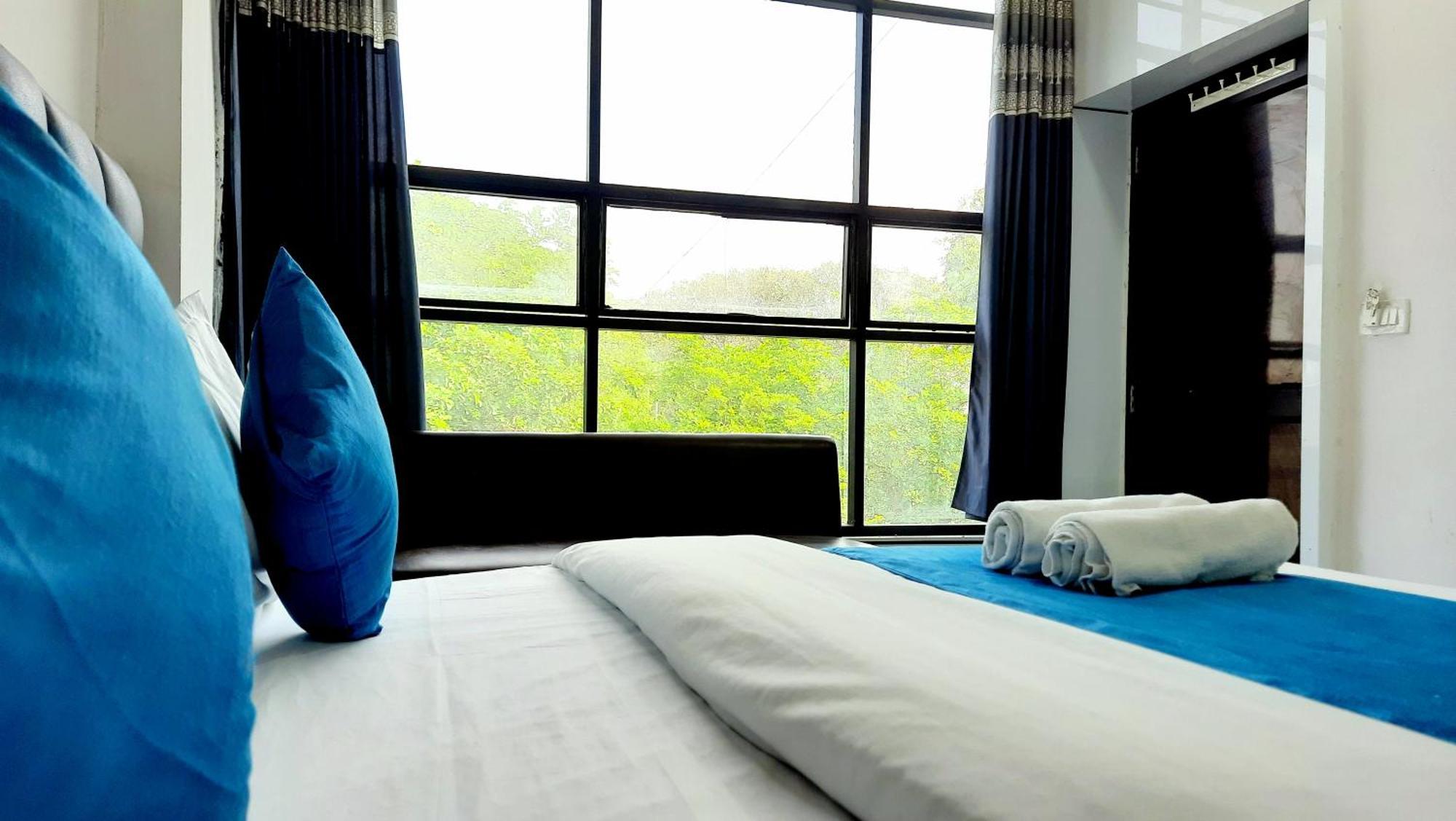 Hotel Season أحمد أباد المظهر الخارجي الصورة