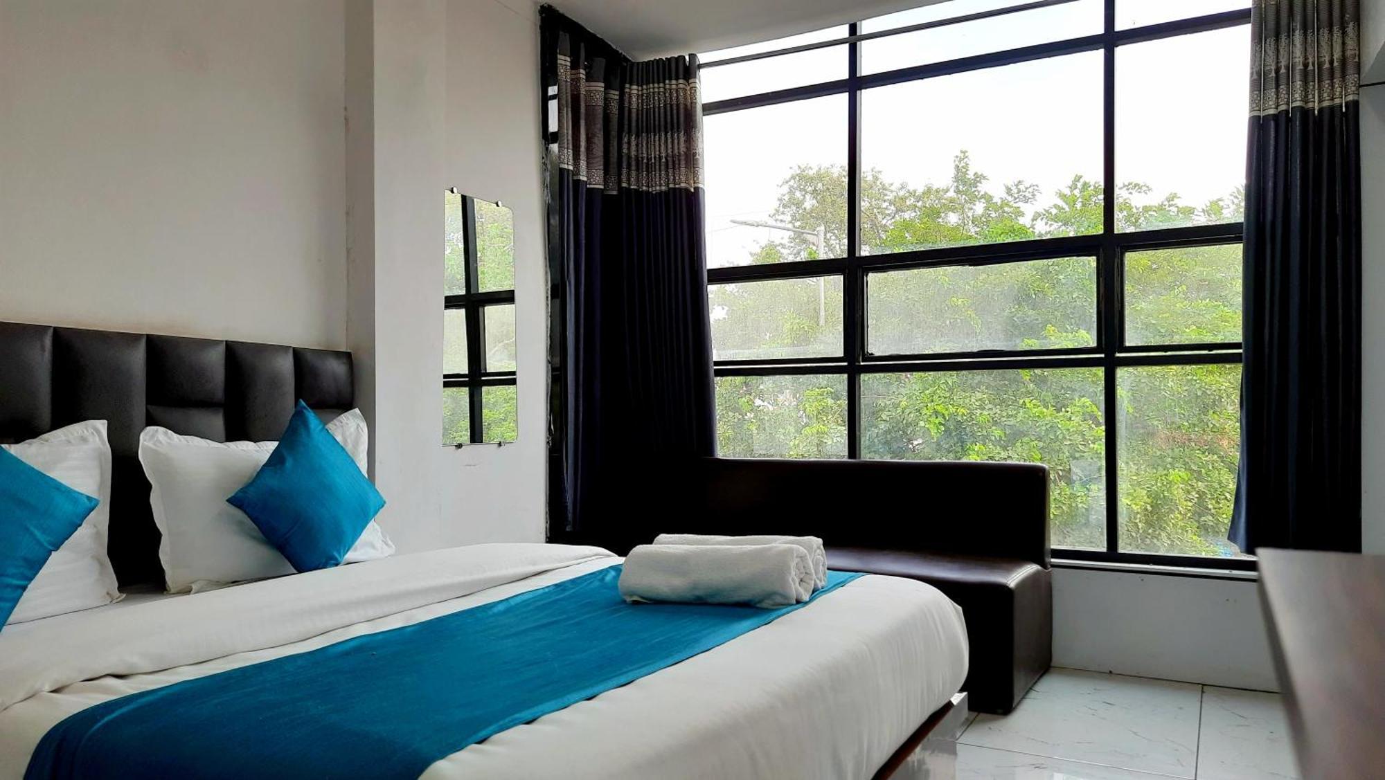 Hotel Season أحمد أباد المظهر الخارجي الصورة